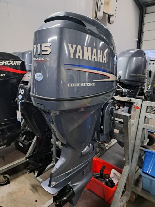 Yamaha F115 Langstaart