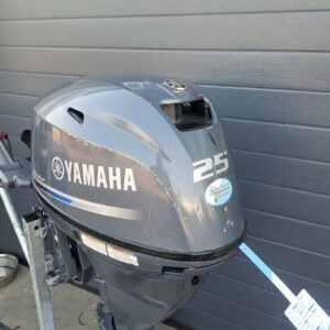 Yamaha F25 Langstaart