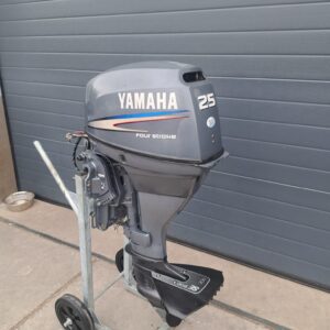 Yamaha F25 Langstaart
