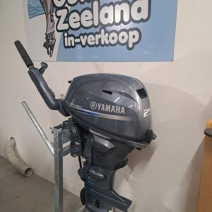 Yamaha F25 Kortstaart